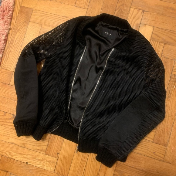 Black jacket - Picture 2 of 3